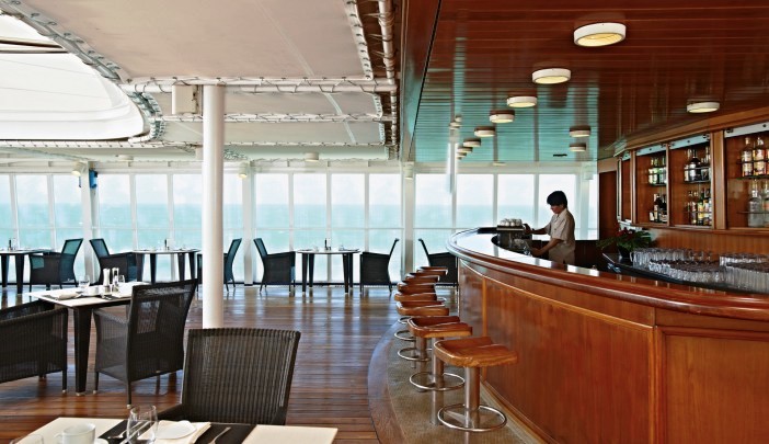 crucero silvercloud - Pool Bar & Grill